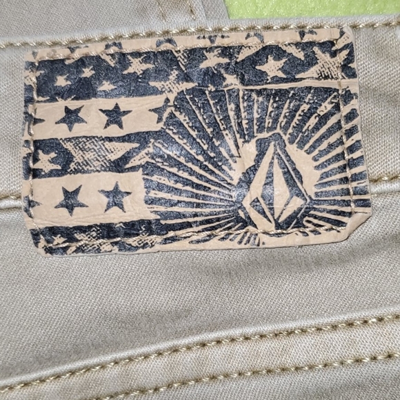 Volcom mens tee and pant bundle - Picture 16 of 16